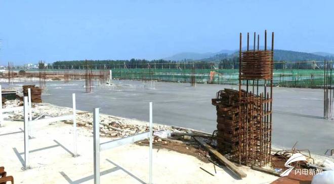 嚴把施工保障民生工程建設 蘭陵縣公益農產品批發市場二期順利封頂